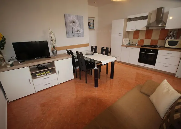 Apartments With Parking Space Zadar - Diklo, Zadar - 5875 *